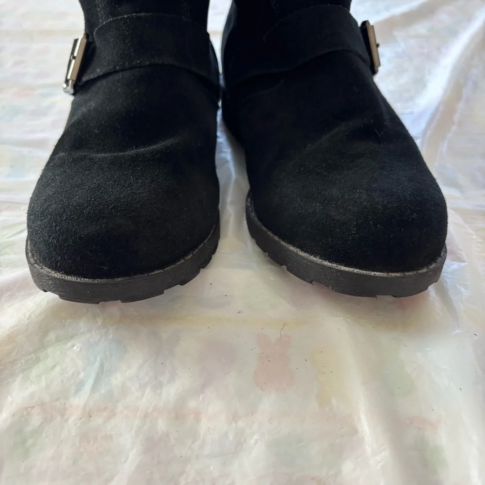 London Fog Nikki Cozy Winter Black Boots Berber lined. SZ 7 M Worn 1X Indoors
